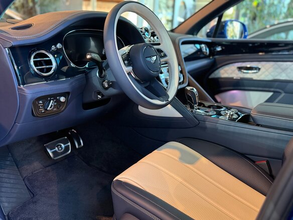 2022 Bentley Bentayga I Рестайлинг, синий, 42660000 рублей - вид 10