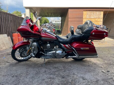 2016 Harley-Davidson CVO Road Glide, красный, 2700000 рублей, вид 3