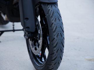 2023 KTM 1290 Super Adventure S, серый, 1590000 рублей, вид 3