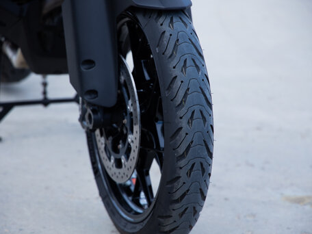 2023 KTM 1290 Super Adventure S, серый, 1590000 рублей, вид 3