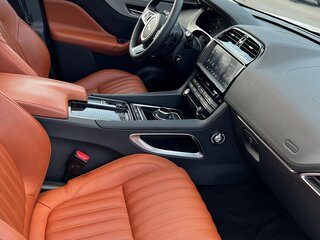 2018 Jaguar F-Pace I, белый, 3999000 рублей, вид 2