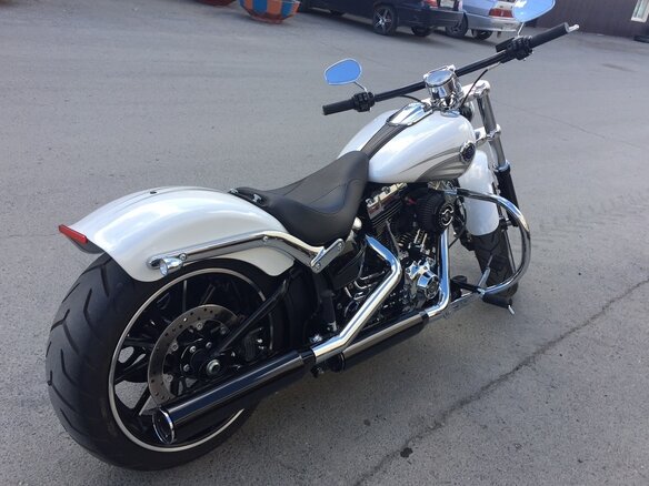 2015 Harley-Davidson Breakout, белый, 1800000 рублей - вид 3