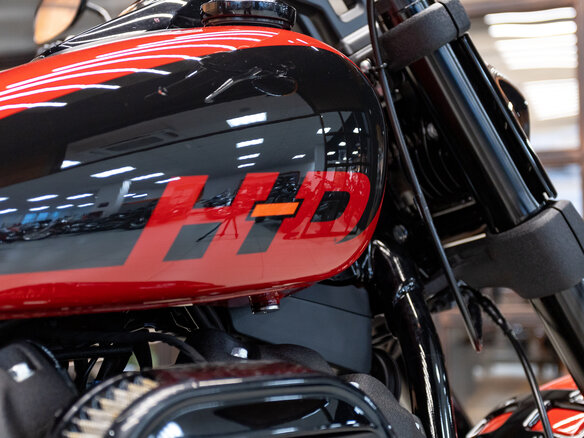2024 Harley-Davidson Fat Bob, красный, 2700000 рублей - вид 6