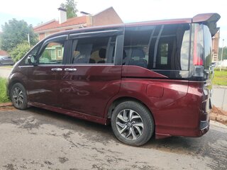 2017 Honda Stepwgn Spada V, красный, 2170000 рублей, вид 2