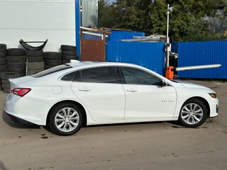 2018 Chevrolet Malibu IX Рестайлинг, белый, 1180000 рублей, вид 3