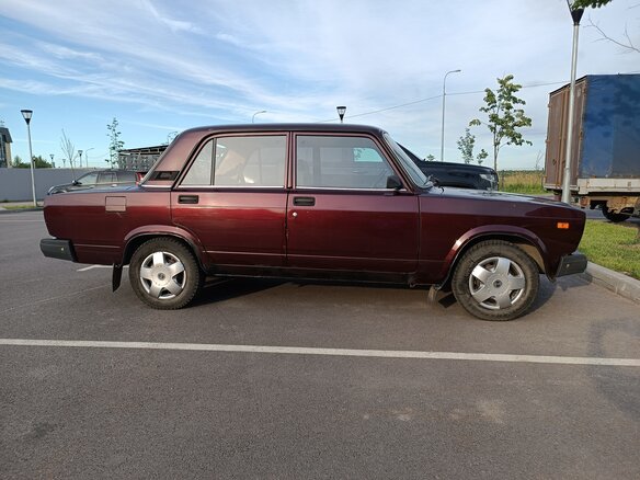 2010 Lada (ВАЗ) 2107, пурпурный, 200000 рублей - вид 2