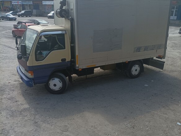1997 Isuzu Elf (N-series), синий, 1190000 рублей - вид 1