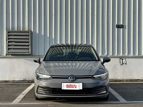 2022 Volkswagen Golf VIII, серый, 1650000 рублей, вид 4
