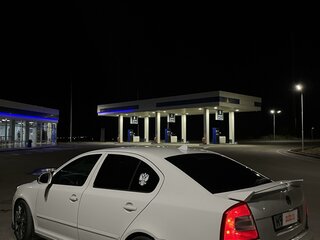 2010 Skoda Octavia DSG7 II (A5) Рестайлинг, белый, 1360000 рублей, вид 4