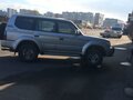 2001 Toyota Land Cruiser Prado 90 Series Рестайлинг, серебристый, 1900000 рублей - вид 1