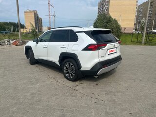 2024 Toyota RAV4 V (XA50), белый, 4050000 рублей, вид 4