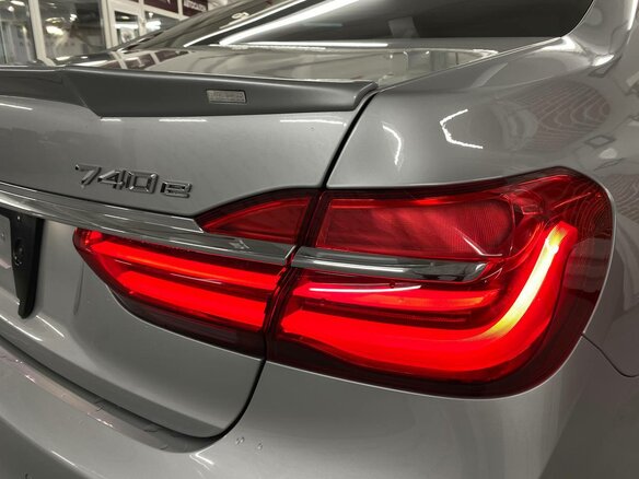 2017 BMW 7 серии 740e VI (G11/G12), серебристый - вид 29