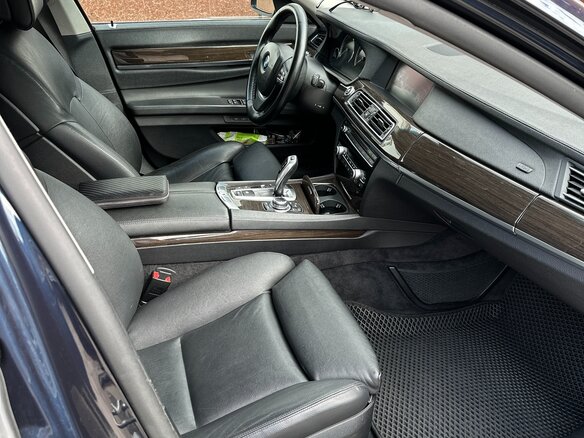 2009 BMW 7 серии Long 750Li xDrive V (F01/F02/F04), синий, 1400000 рублей - вид 10
