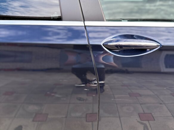 2009 BMW 7 серии Long 750Li xDrive V (F01/F02/F04), синий, 1400000 рублей - вид 17