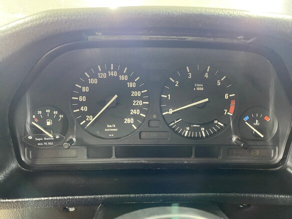 1988 BMW 5 серии 520i III (E34), бежевый, 510000 рублей - вид 13