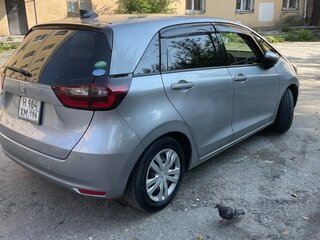 2020 Honda Fit IV, серебристый, 1275000 рублей, вид 3
