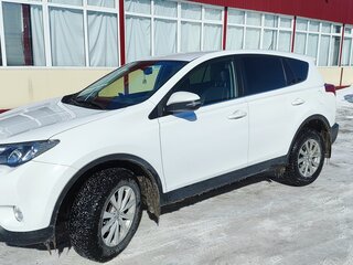 2013 Toyota RAV4 IV (XA40), белый, 2300000 рублей, вид 3