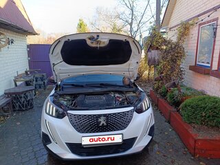 2020 Peugeot 2008 II, белый, 2350000 рублей, вид 3