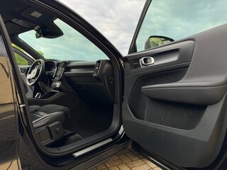 2019 Volvo XC40 I, чёрный, 2100000 рублей, вид 4