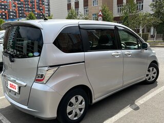 2012 Honda Freed I Рестайлинг, серебристый, 1050000 рублей, вид 5