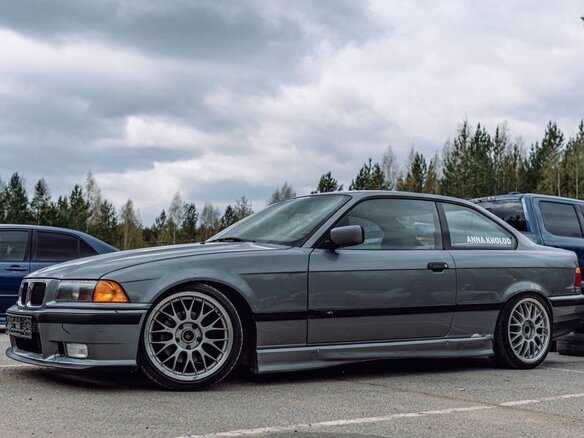 1992 BMW 3 серии 318i III (E36), серый, 1390000 рублей - вид 12
