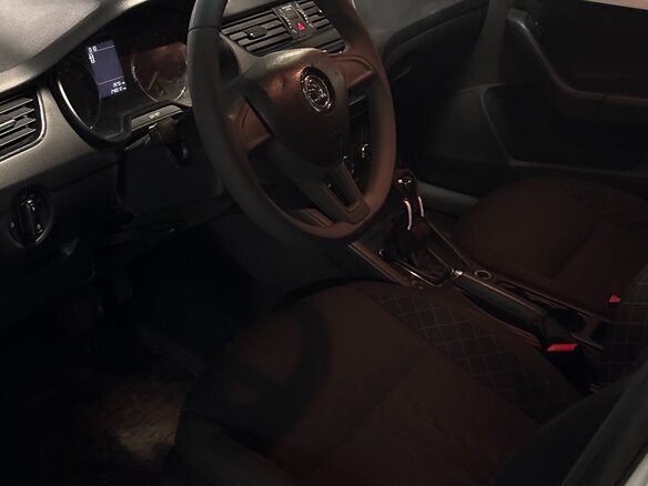 2017 Skoda Octavia III (A7) Рестайлинг, белый, 650000 рублей - вид 8