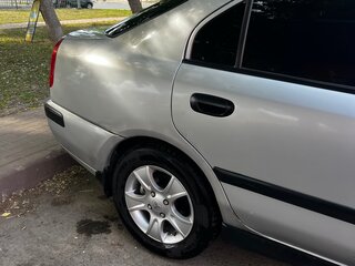 2003 Mitsubishi Carisma I Рестайлинг, серебристый, 350000 рублей, вид 4