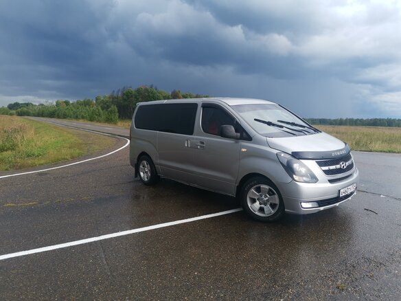 2009 Hyundai Grand Starex I, серый, 1100000 рублей - вид 2
