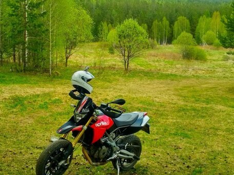2008 Aprilia Dorsoduro 750, красный, 450000 рублей, вид 1