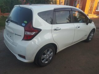 2018 Nissan Note Nismo e-Power II Рестайлинг, белый, 1100000 рублей, вид 5