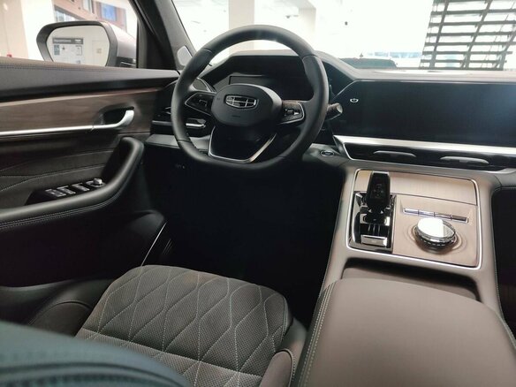 2026 Geely Monjaro I Рестайлинг, серебристый - вид 10