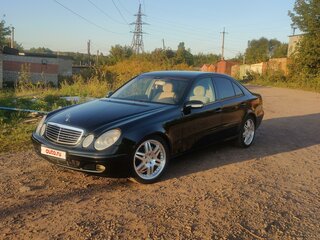 2004 Mercedes-Benz E-Класс 220 III (W211, S211), чёрный, 750000 рублей, вид 2