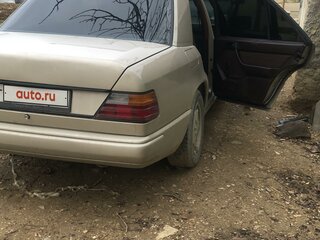 1989 Mercedes-Benz W124 200, коричневый, 1800000 рублей, вид 2