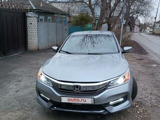 2017 Honda Accord IX Рестайлинг, серебристый, 1850000 рублей, вид 2
