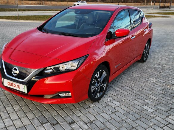 2018 Nissan Leaf II (ZE1), красный, 1100000 рублей - вид 19