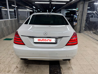 2010 Mercedes-Benz S-Класс 350 V (W221) Рестайлинг, белый, 2900000 рублей, вид 3