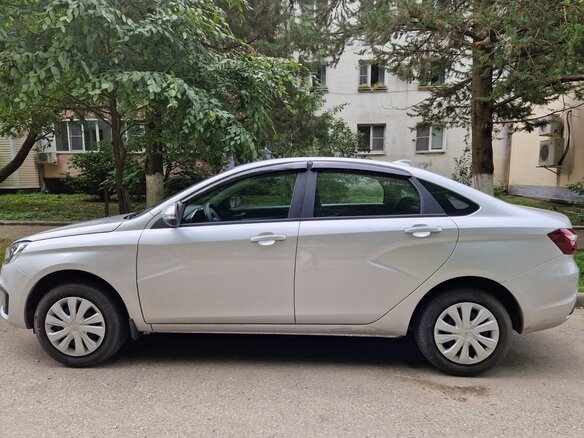 2023 Lada (ВАЗ) Vesta I Рестайлинг (NG), серебристый, 1600000 рублей - вид 3
