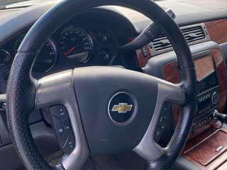 2011 Chevrolet Tahoe 6AT III, белый, 1990000 рублей, вид 3