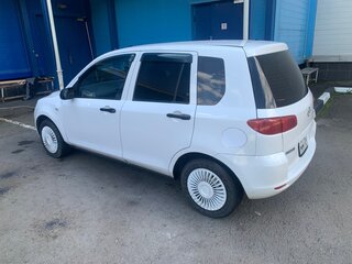 2002 Mazda Demio II (DY), белый, 375000 рублей, вид 4