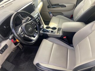 2019 Kia Sportage IV Рестайлинг, серебристый, 2850000 рублей, вид 5