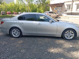 2004 BMW 5 серии 520i V (E60/E61), серебристый, 890000 рублей, вид 5
