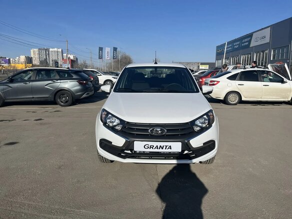 2026 Lada (ВАЗ) Granta I Рестайлинг, белый - вид 8