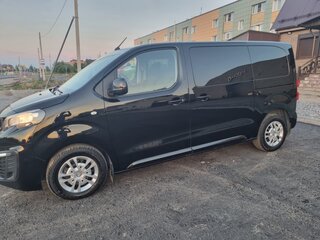 2021 Peugeot Traveller I, чёрный, 2400000 рублей, вид 3
