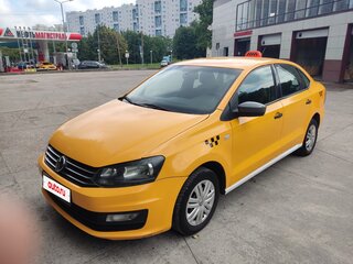 2017 Volkswagen Polo V Рестайлинг, жёлтый, 420000 рублей, вид 1