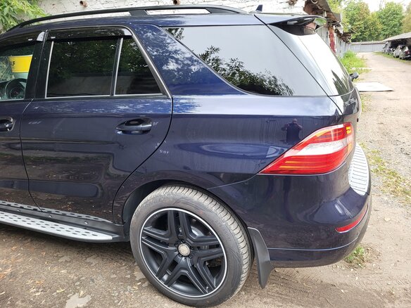 2013 Mercedes-Benz M-Класс 350 III (W166), синий - вид 3