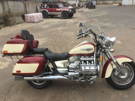 1999 Honda Valkyrie 1500, пурпурный, 679154 рублей, вид 2