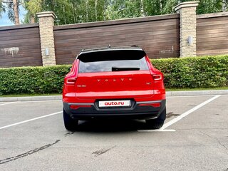 2021 Volvo XC40 I, красный, 3240000 рублей, вид 3