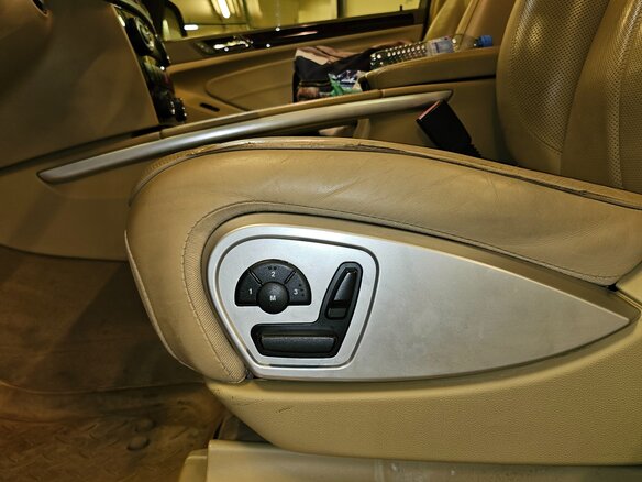 2010 Mercedes-Benz GL-Класс 500 I (X164) Рестайлинг, чёрный, 2100000 рублей - вид 16