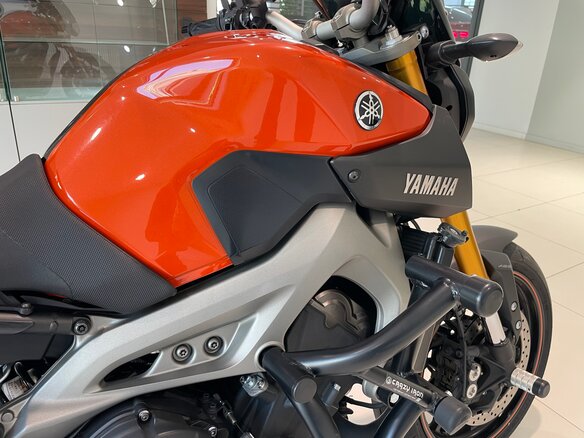 2014 Yamaha MT-09 (FZ-09), оранжевый, 650000 рублей - вид 8