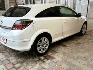2011 Opel Astra GTC H Рестайлинг, белый, 715000 рублей, вид 2